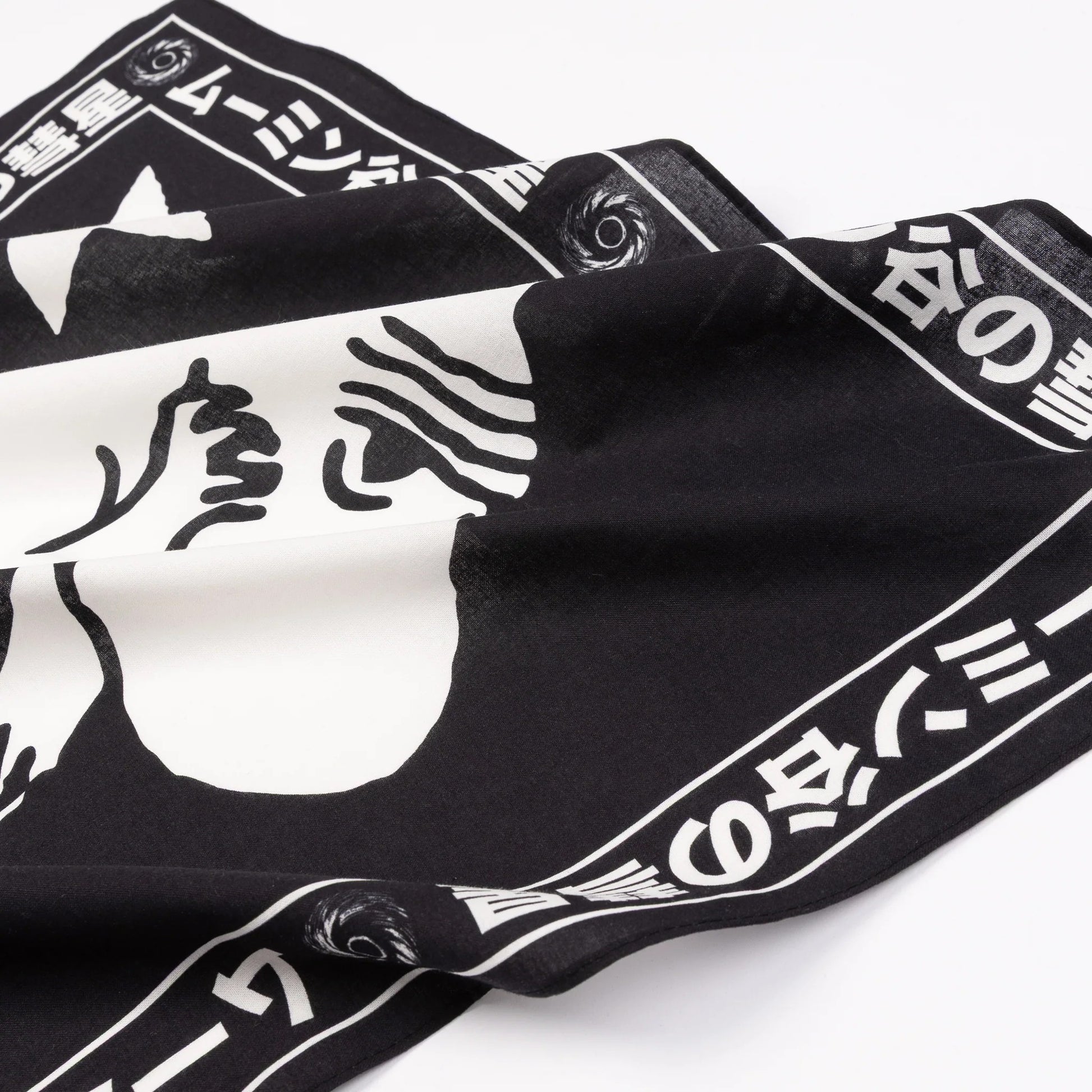 Novels Scarf